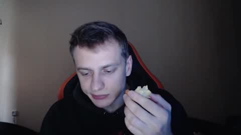 Snapshot of oscar_sssky chatting on 09-20-25, 09:54 Oscar online show from 09-20-25, 09:54