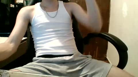 Snapshot of oscarmontess chatting on 05-30-26, 07:05 Oscar Montes online show from 05-30-26, 07:05