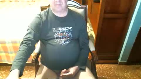 Snapshot of oscarw chatting on 10-01-25, 03:07 Oscar online show from 10-01-25, 03:07