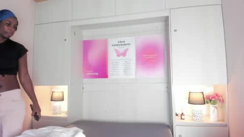 oshun_444 online show from 04-10-26, 12:10