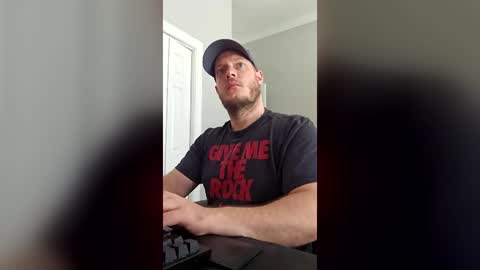 Snapshot of osiris_xxx chatting on 07-26-26, 04:14 college beef online show from 07-26-26, 04:14