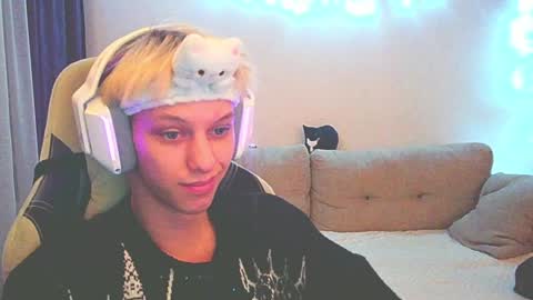 Snapshot of ostin_meoww chatting on 12-09-24, 11:26 Ostin online show from 12-09-24, 11:26