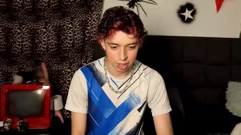 Snapshot of otter_star chatting on 12-16-25, 04:17 Princces Albert online show from 12-16-25, 04:17