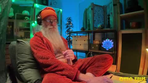 Otto Zeus online show from 01-18-25, 07:07