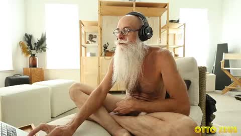 Snapshot of ottozeus chatting on 06-16-26, 11:40 Otto Zeus online show from 06-16-26, 11:40