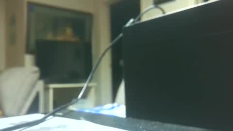 Snapshot of ouiostie chatting on 11-05-25, 08:47 Vraiment la online show from 11-05-25, 08:47