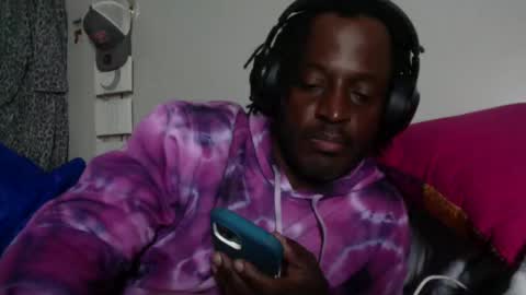 Snapshot of outkast8033 chatting on 10-27-25, 06:17 Dude online show from 10-27-25, 06:17