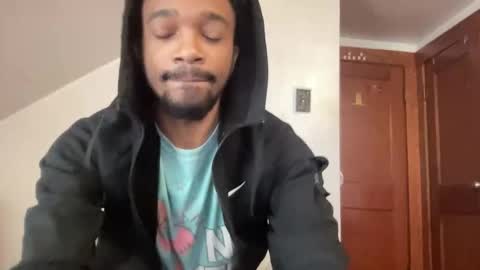 Snapshot of outofhisleague_ chatting on 11-18-25, 04:44 outofhisleague_ online show from 11-18-25, 04:44