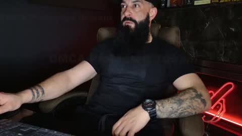 Snapshot of outofyourleague111 chatting on 02-11-26, 05:12 Lex online show from 02-11-26, 05:12