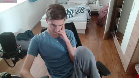 Snapshot of overkneebabe chatting on 01-13-26, 09:03 OverkneeBabe online show from 01-13-26, 09:03