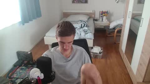 Snapshot of overkneebabe chatting on 03-10-26, 07:46 OverkneeBabe online show from 03-10-26, 07:46