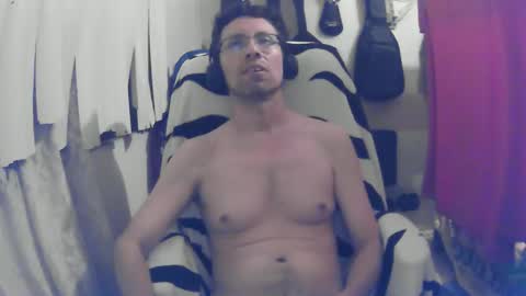 Snapshot of ovidio8111 chatting on 02-20-26, 07:32 ovidio8111 online show from 02-20-26, 07:32