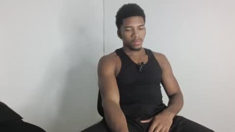 Snapshot of owen_222 chatting on 12-17-25, 01:11 Owen online show from 12-17-25, 01:11