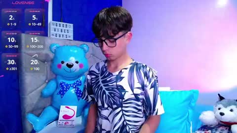 Snapshot of owenblue__ chatting on 12-02-24, 05:59 Owen Independent model online show from 12-02-24, 05:59