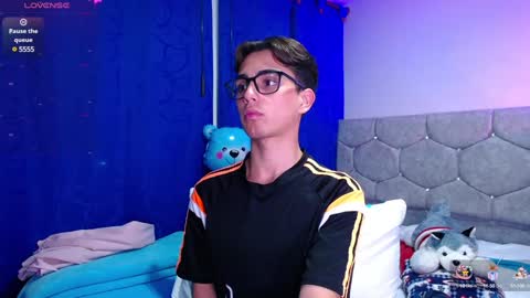 Snapshot of owenblue__ chatting on 12-20-24, 05:57 Owen Independent model online show from 12-20-24, 05:57