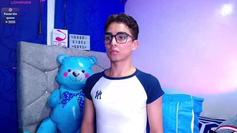 Snapshot of owenblue__ chatting on 01-28-25, 06:16 Owen Independent model online show from 01-28-25, 06:16