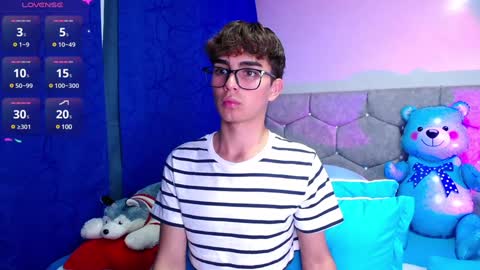 Snapshot of owenblue__ chatting on 02-04-25, 06:04 Owen Independent model online show from 02-04-25, 06:04