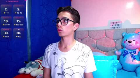 Snapshot of owenblue__ chatting on 02-07-25, 02:47 Owen Independent model online show from 02-07-25, 02:47