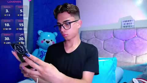 Snapshot of owenblue__ chatting on 02-13-25, 10:43 Owen Independent model online show from 02-13-25, 10:43