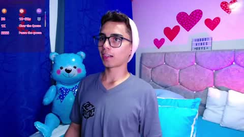 Snapshot of owenblue__ chatting on 02-18-25, 06:48 Owen Independent model online show from 02-18-25, 06:48