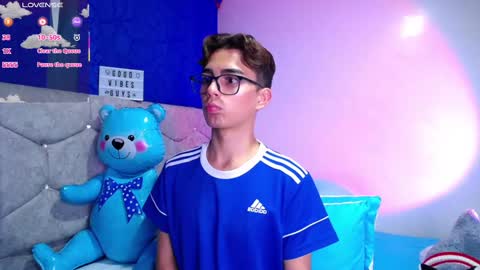 Snapshot of owenblue__ chatting on 02-26-25, 04:03 Owen Independent model online show from 02-26-25, 04:03