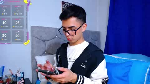 Snapshot of owenblue__ chatting on 11-07-25, 03:28 Owen Independent model online show from 11-07-25, 03:28