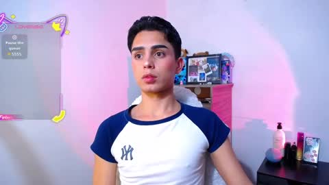 Snapshot of owenblue__ chatting on 11-22-25, 05:50 Owen Independent model online show from 11-22-25, 05:50