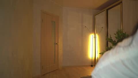 Snapshot of oxxme chatting on 04-30-26, 09:37 Oxana Hi friends all my videos are 50 off check my bio online show from 04-30-26, 09:37