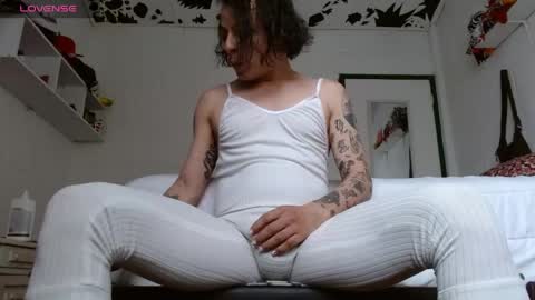 Jeannifer online show from 05-26-26, 02:57
