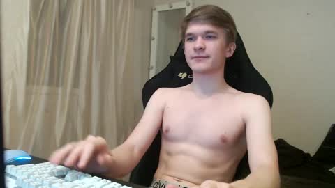 Snapshot of oydikey chatting on 11-30-25, 01:04 Oydin online show from 11-30-25, 01:04