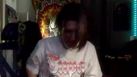 Snapshot of oystersbaby562 chatting on 10-08-25, 05:16 Frankie Oysters online show from 10-08-25, 05:16