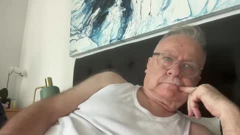 ozhairybearxxxx online show from 12-15-24, 01:46