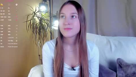 Caroline or just Lina online show from 11-25-25, 01:16