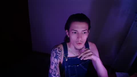 Snapshot of p_parker222 chatting on 06-23-26, 01:36 P PARKER online show from 06-23-26, 01:36