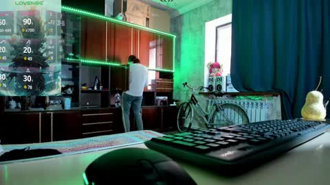 Snapshot of pa1e_pr1ncess chatting on 01-27-25, 07:24 Ella online show from 01-27-25, 07:24