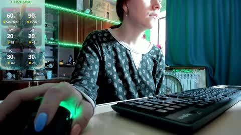 Snapshot of pa1e_pr1ncess chatting on 01-31-25, 08:43 Ella online show from 01-31-25, 08:43