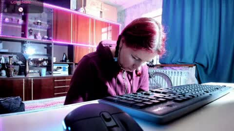 Snapshot of pa1e_pr1ncess chatting on 02-07-25, 08:22 Ella online show from 02-07-25, 08:22