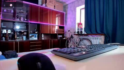 Snapshot of pa1e_pr1ncess chatting on 02-11-25, 06:30 Ella online show from 02-11-25, 06:30