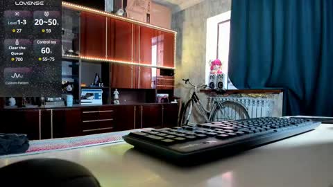 Snapshot of pa1e_pr1ncess chatting on 02-25-25, 07:42 Ella online show from 02-25-25, 07:42