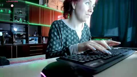 Snapshot of pa1e_pr1ncess chatting on 03-04-25, 12:01 Ella online show from 03-04-25, 12:01