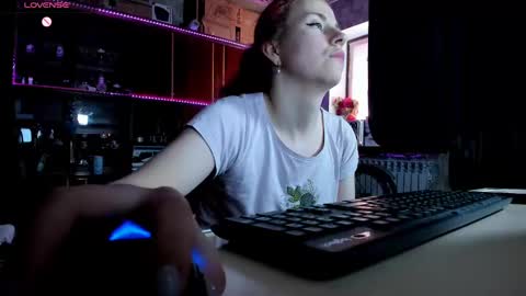 Snapshot of pa1e_pr1ncess chatting on 03-10-25, 11:53 Ella online show from 03-10-25, 11:53