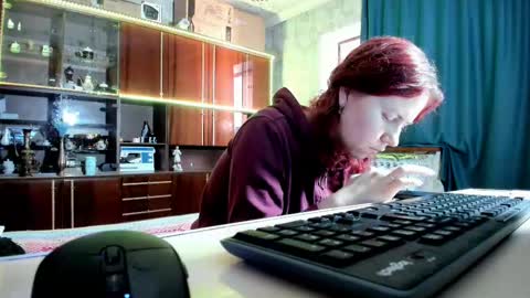 Snapshot of pa1e_pr1ncess chatting on 03-12-25, 09:23 Ella online show from 03-12-25, 09:23