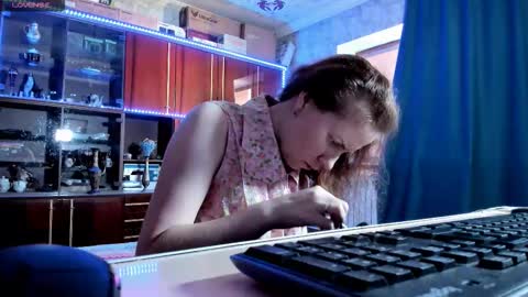 Snapshot of pa1e_pr1ncess chatting on 09-09-25, 07:08 Ella online show from 09-09-25, 07:08