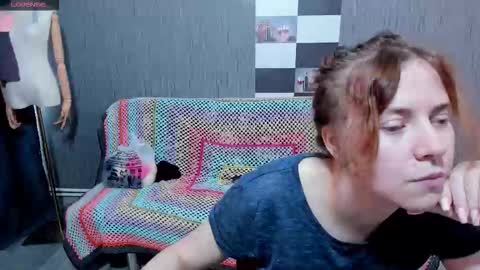 Snapshot of pa1e_pr1ncess chatting on 09-23-25, 07:11 Ella online show from 09-23-25, 07:11