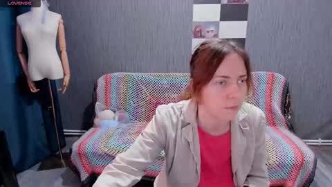 Snapshot of pa1e_pr1ncess chatting on 10-10-25, 08:13 Ella online show from 10-10-25, 08:13