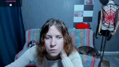 Snapshot of pa1e_pr1ncess chatting on 11-17-25, 07:03 Ella online show from 11-17-25, 07:03