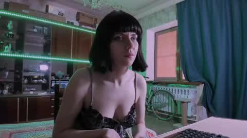 Ella online show from 06-02-26, 07:54