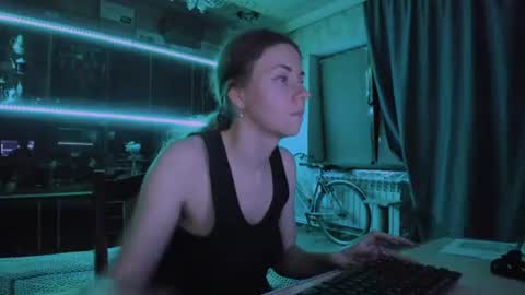 Ella online show from 07-14-26, 05:51