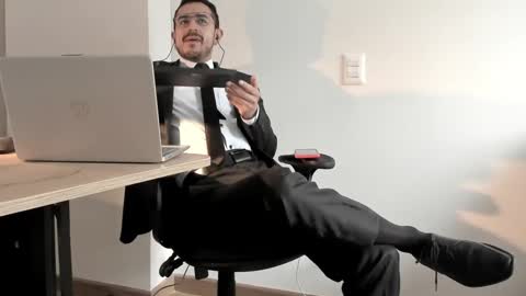 pablo rincon95 online show from 12-28-24, 04:52