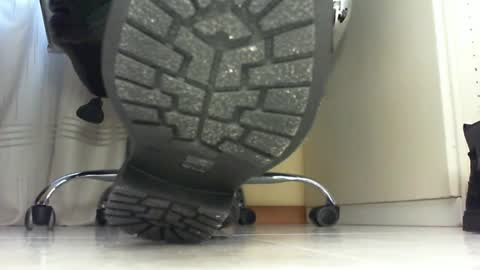 Snapshot of pablomenesssl chatting on 01-17-25, 03:32 Pablo Meness online show from 01-17-25, 03:32